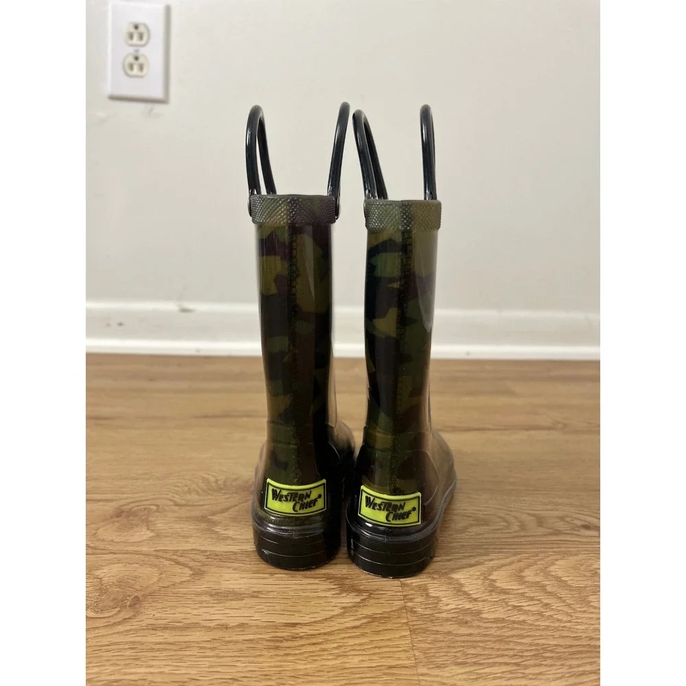 Western Chief Camo Light Up Rain Boots Kids Size 7 Olive Green Camo blue green